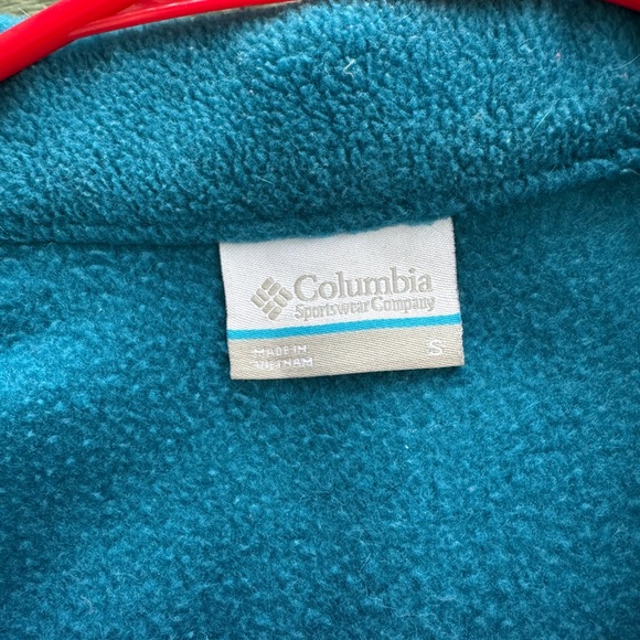 Columbia woman’s Turquoise Fleece Jacket - Picture 3 of 3